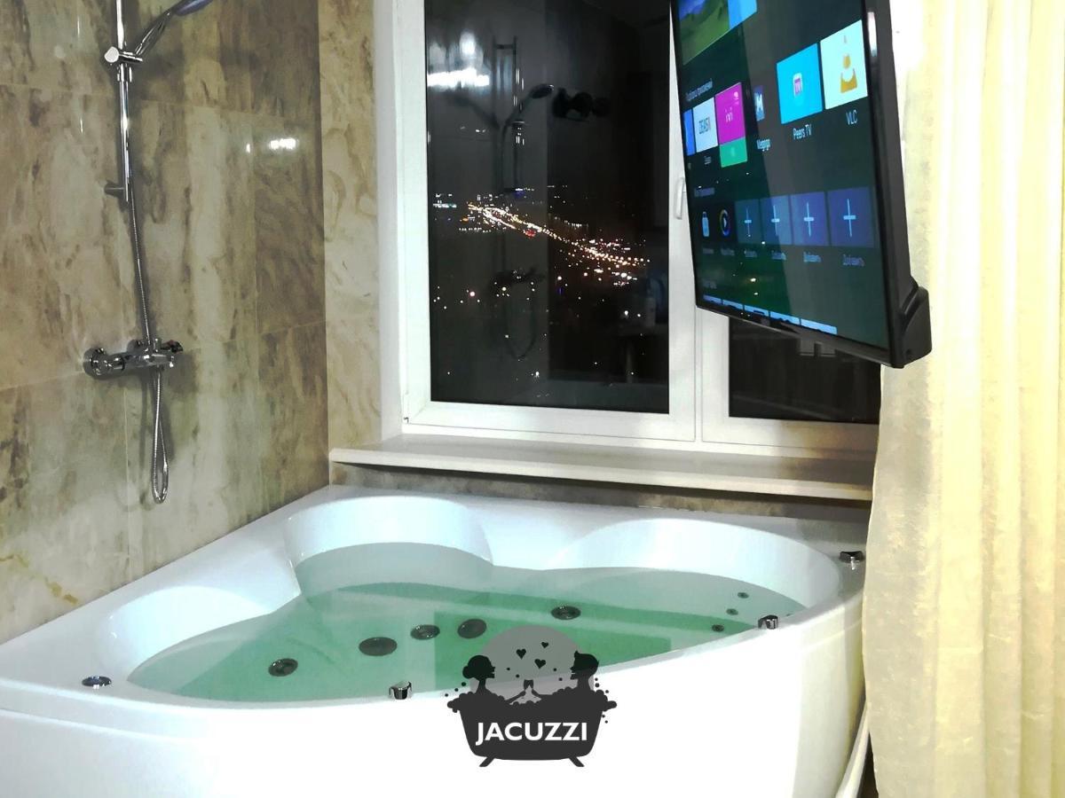 Jacuzzi New Loft Apartcomplex Kaskad, Минск - Центр Города Minsk Bagian luar foto